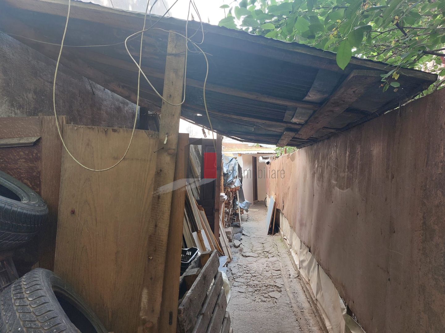 Casa "SANCO", singur curte, teren 223 mp - Poză 2