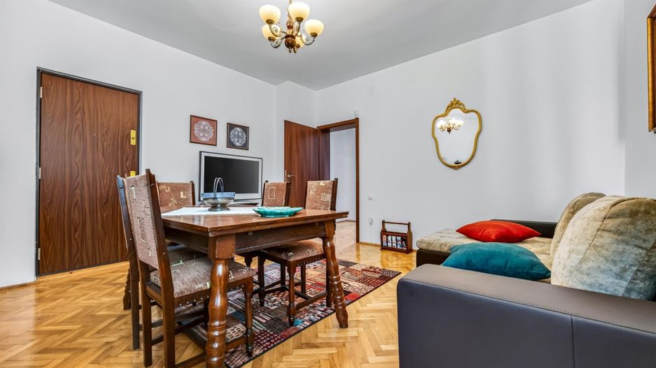 Casa pe 3 niveluri | Terasa cu priveliste | 3 parcari | Pozitie centrala - Poză 22