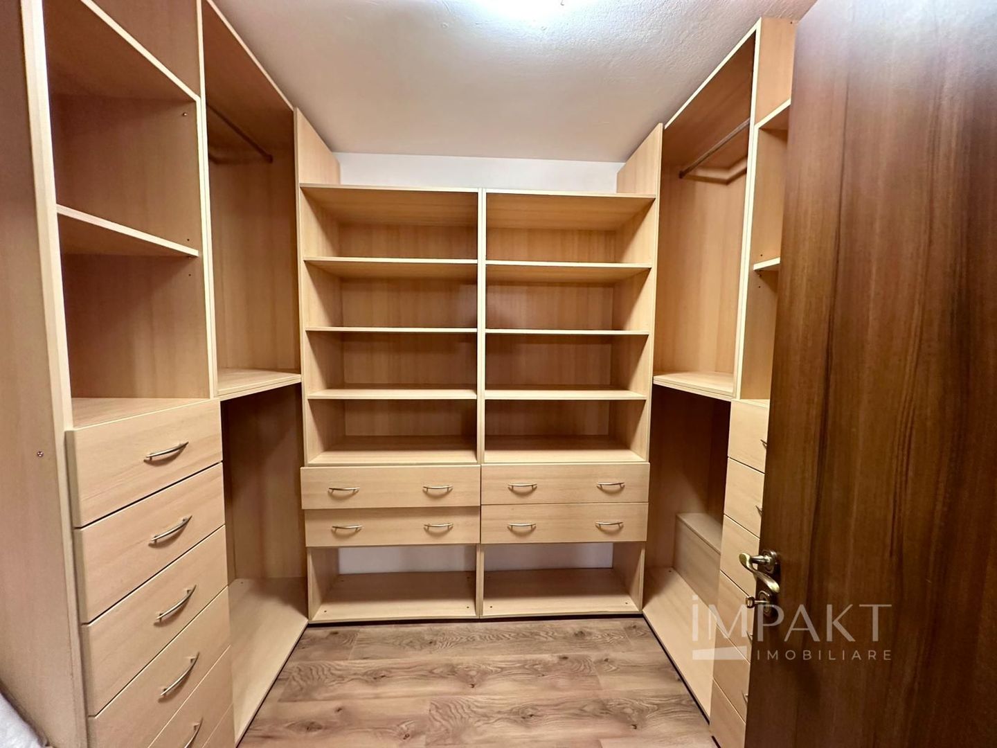 Casa de inchiriat | 6 camere, terasa, sauna, 320 mp - Poză 10