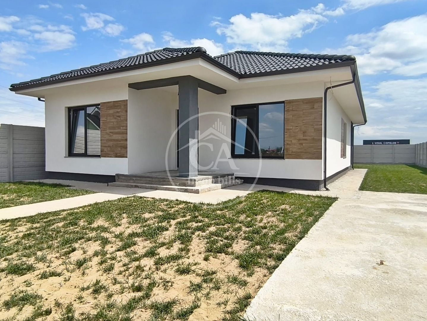 Casa de vanzare cu 4 camere in Santandrei, Bihor - Poză 4
