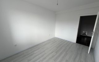 Disponibil imediat. Decomandat. Spatios - Poză 7