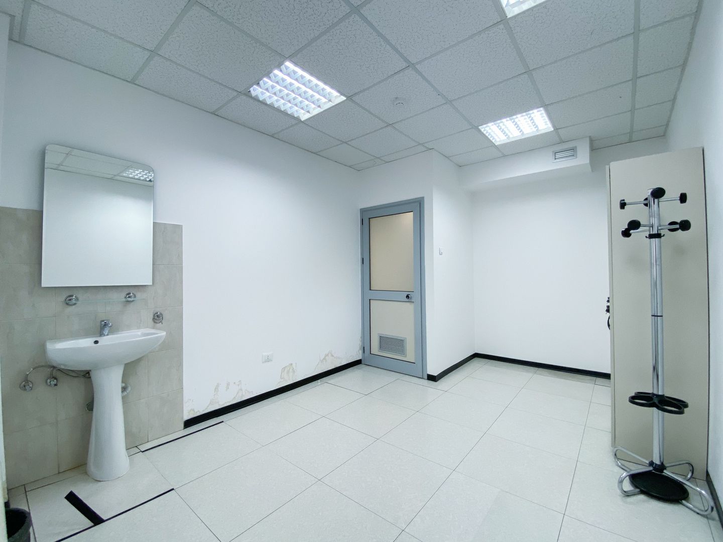 De inchiriat in cladire birouri P+5 etaje – ETAJ 4 - Poză 20