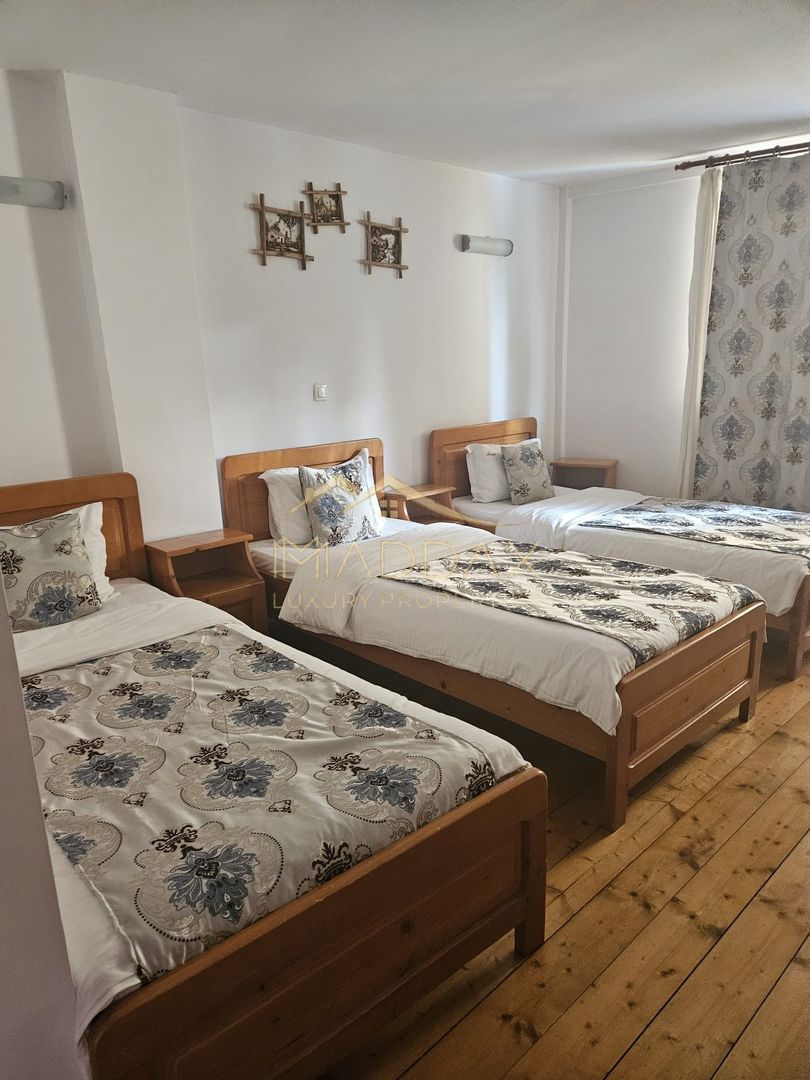 Pensiune 10 camere cu restaurant // Moieciu de Jos - Poză 26
