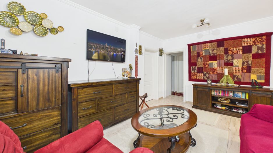 Oportunitate - 2 Apartamente 4 + 2 camere - Zona 13 Septembrie - Poză 2
