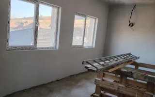 Vilă semifinisată de vânzare str. Remetea 217 mp si 670 mp teren - Poză 11