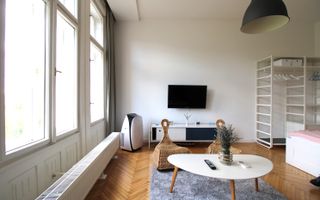 Amenajat modern, centrala proprie, cladire istorica - Poză 2