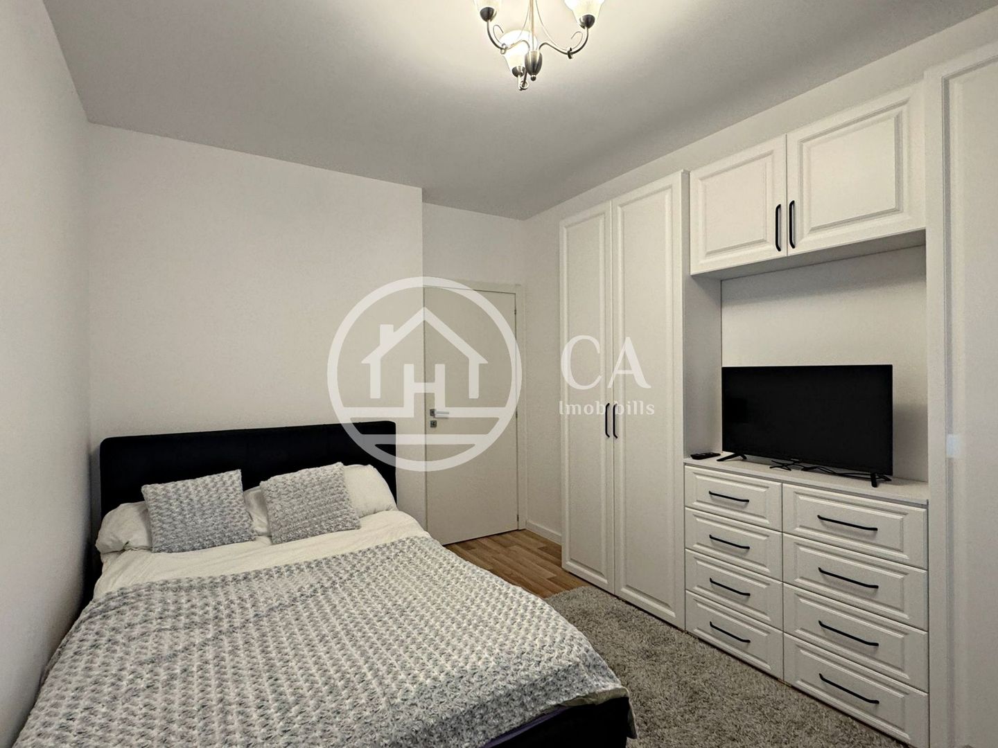 Apartament de închiriat cu 3 camere în Prima Universității, Oradea - Poză 3