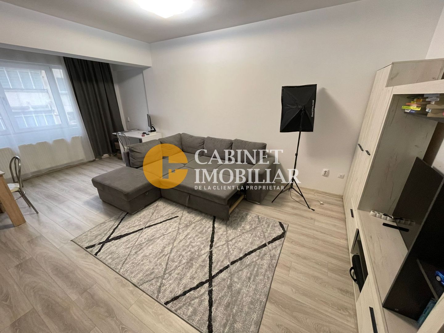 Oancea 1 camera etaj 5/9 mobilat - Poză 1