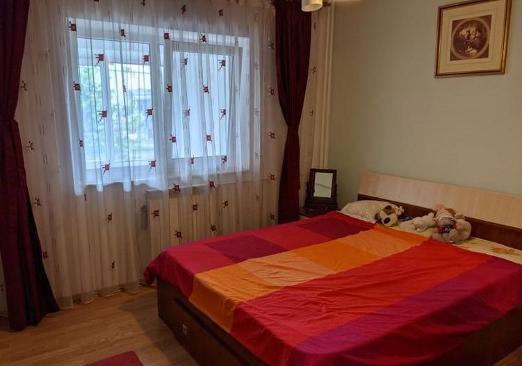 Apartament modernizat de 3 camere - locatie ultra-centrala - Poză 4