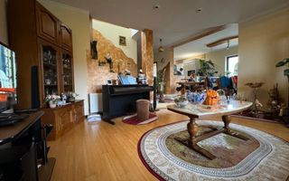 Casa de vanzare P+1, 4 Garaje, Vetis - Poză 4