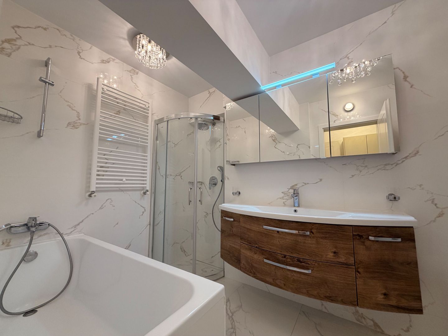APARTAMENT 4 CAMERE | CENTRALA PROPRIE | RENOVAT COMPLET - Poză 13