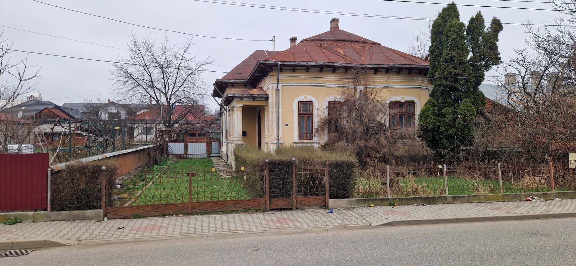 Vand casa in zona centrala  Falticeni - Poză 1