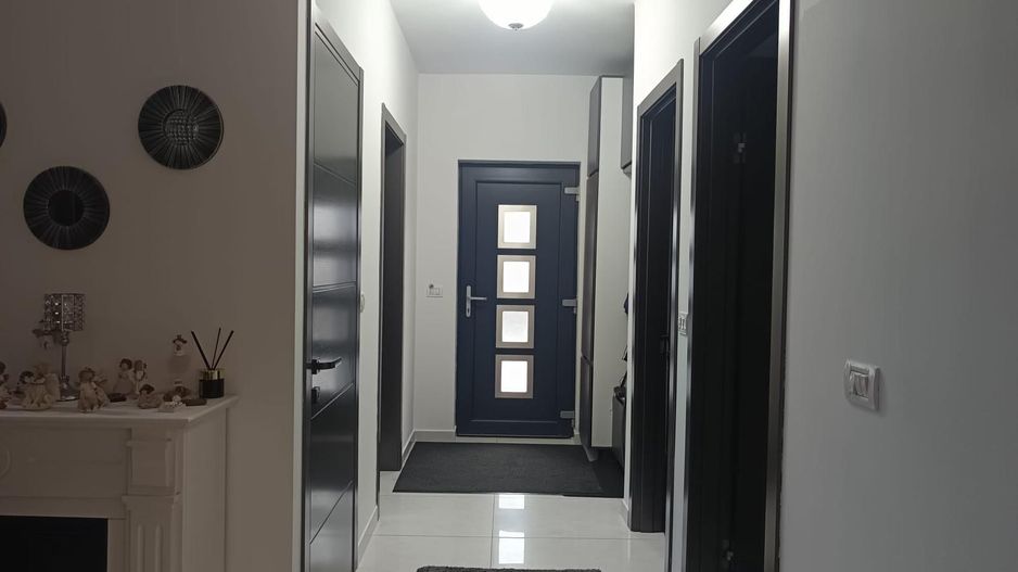 Duplex despartit prin garaj -Dumbravita - zona Lidl - Poză 14