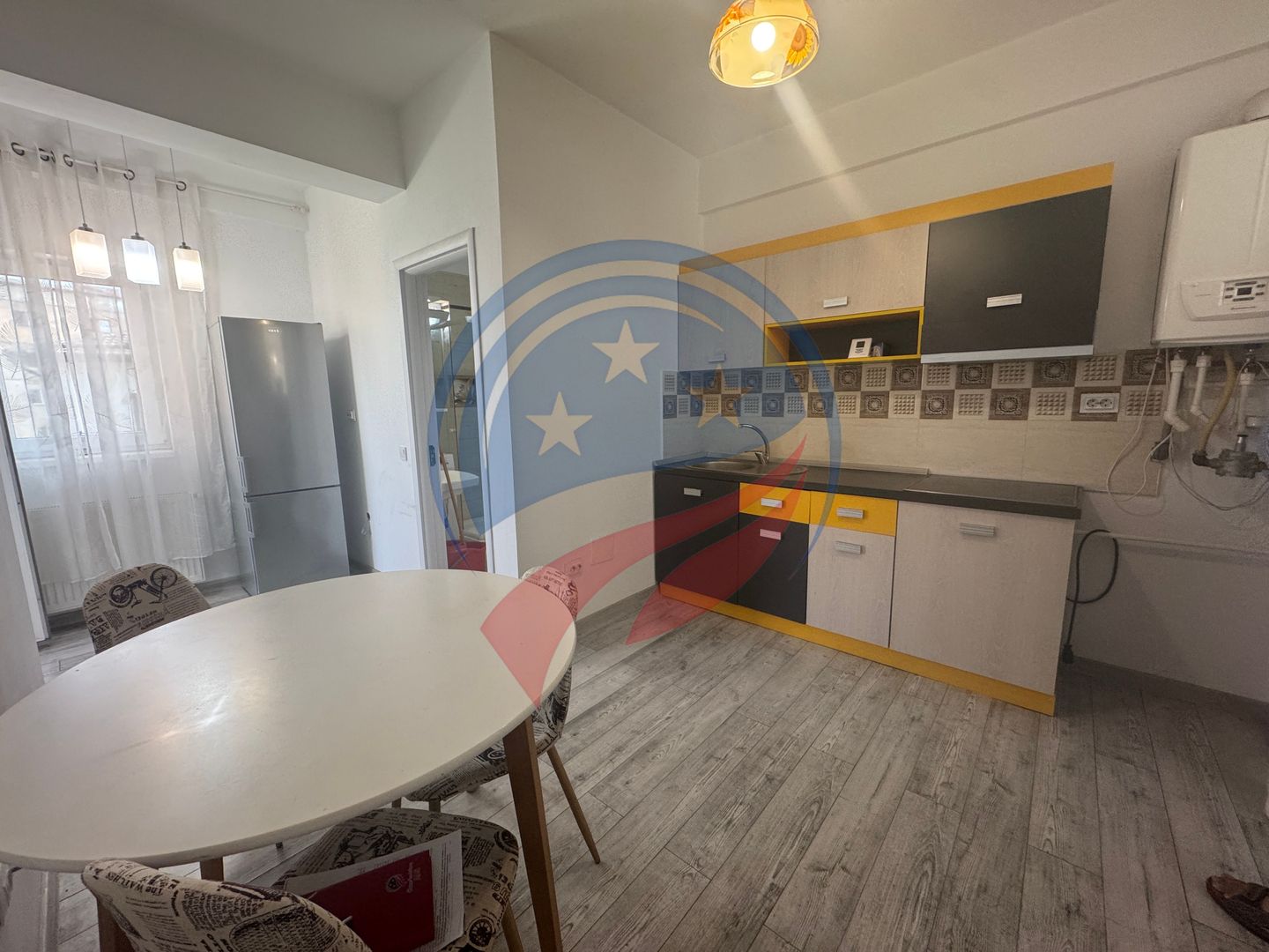 Apartament 2 camere decomandate in 1 Mai - Poză 1
