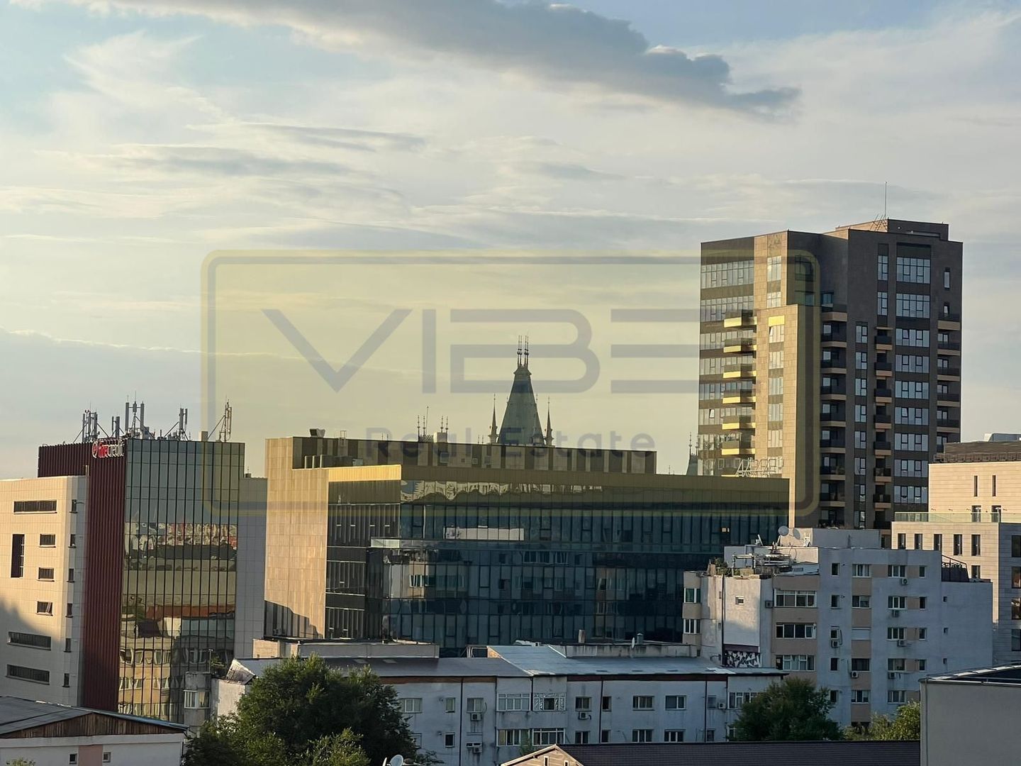 Apartament premium  1 camera+ parcare Centru  Palas Mall - Poză 1