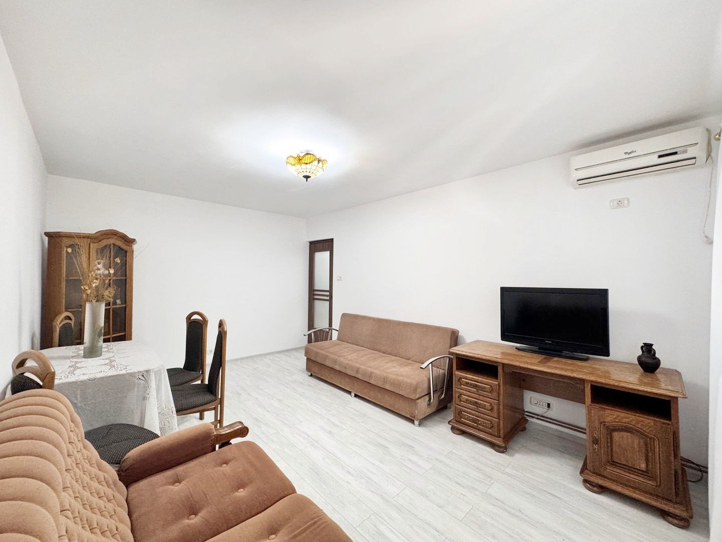 REZERVAT! Apartament decomandat, etaj 1 cu balcon, Calea Iuliu Maniu. - Poză 4