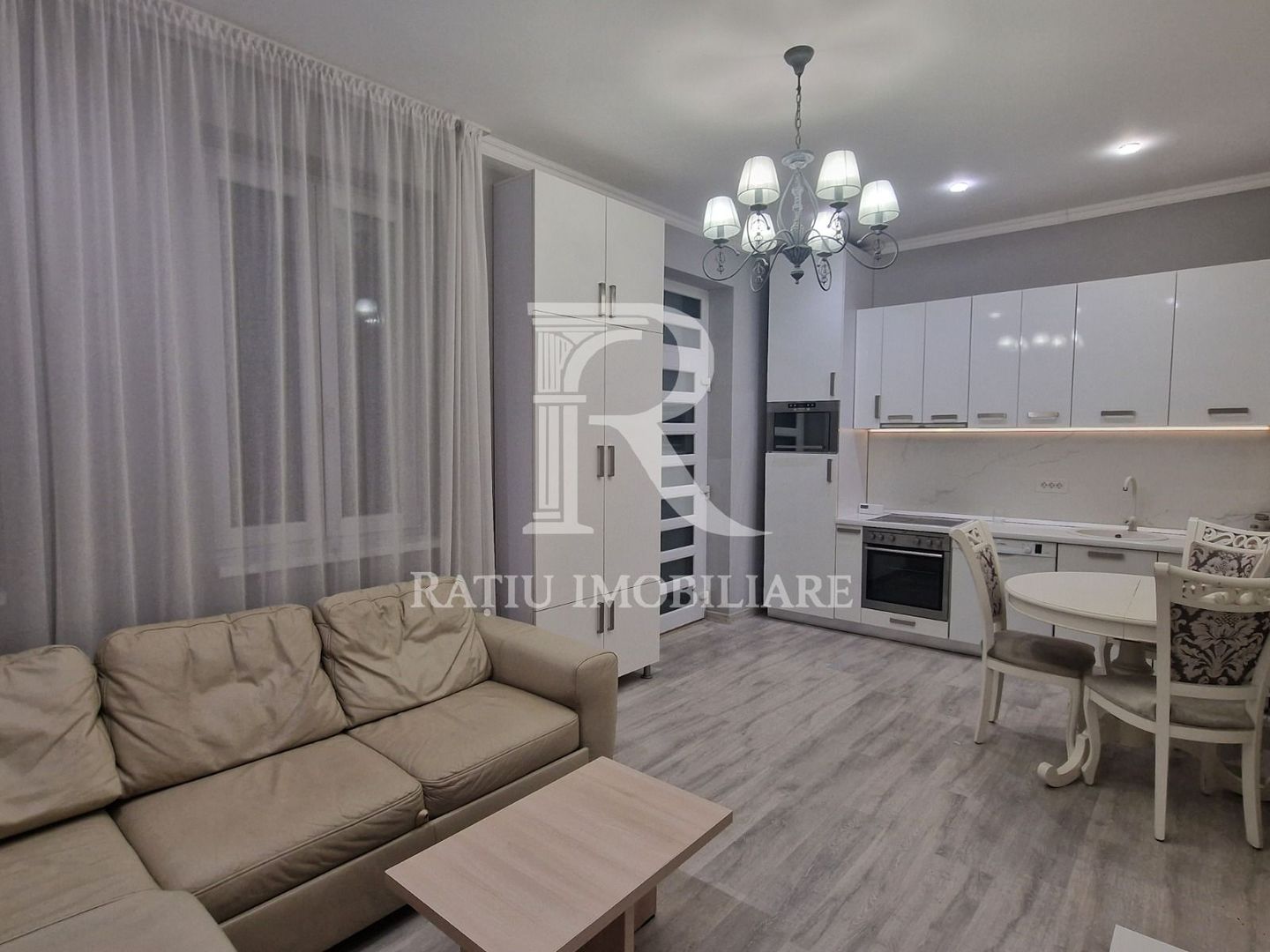 Apartament cu 3 camere | Central | Oradea - Poză 2