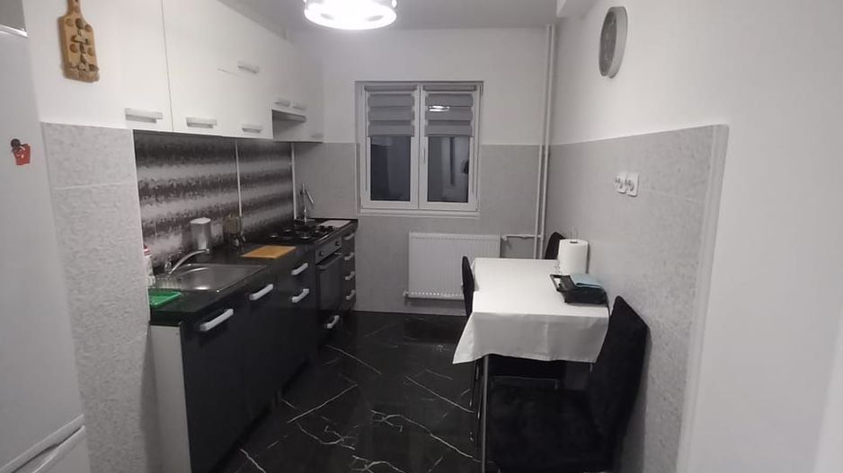 Apartament 2 camere sector 4 Apărătorii Patriei - Poză 1