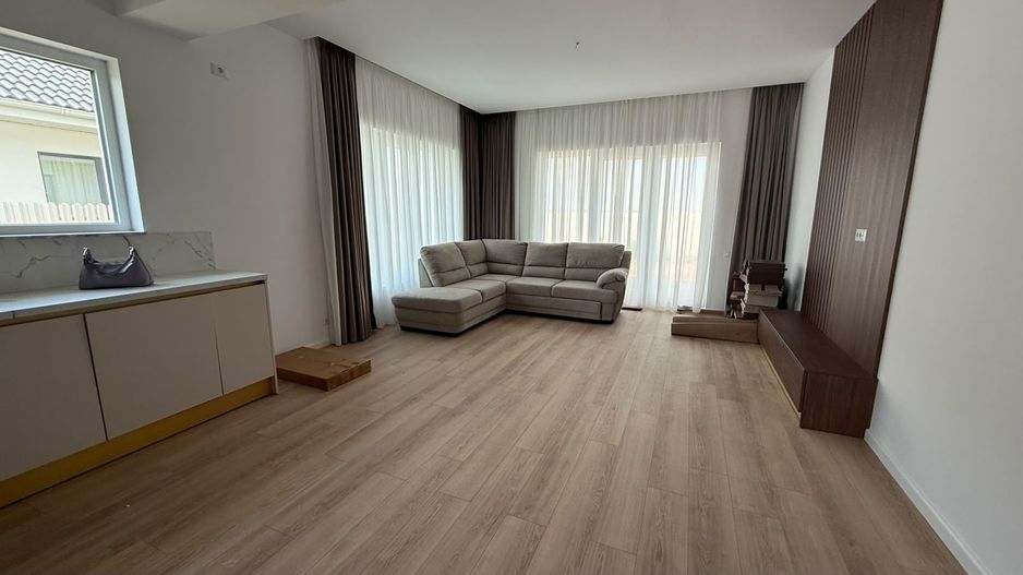Casă Elegantă cu Curte Privată | 4 Camere | Prima Inchirere | Tunari - Poză 3