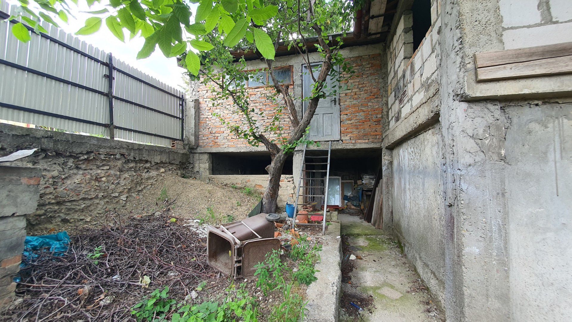 Vilă P+M la ”ROȘU”, teren 345 mp, zona CARTIER; - Poză 6