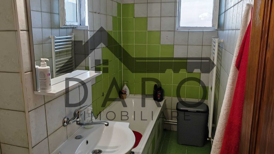 Vand apartament 3 camere - Poză 8
