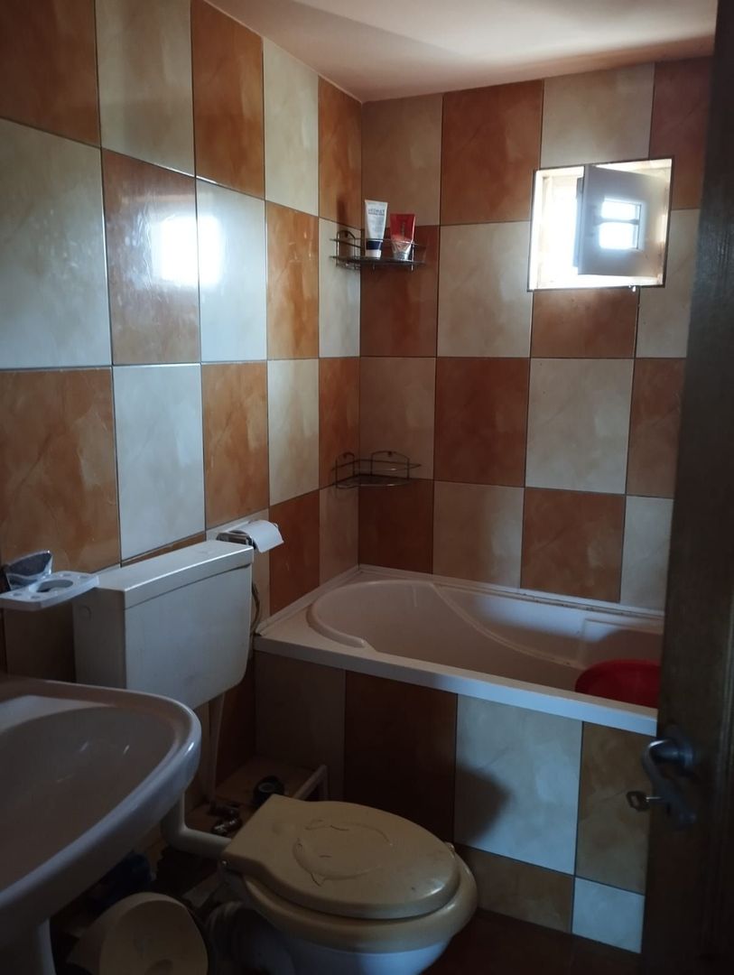 DARZA - CREVEDIA, CASA 7 CAMERE - Poză 8