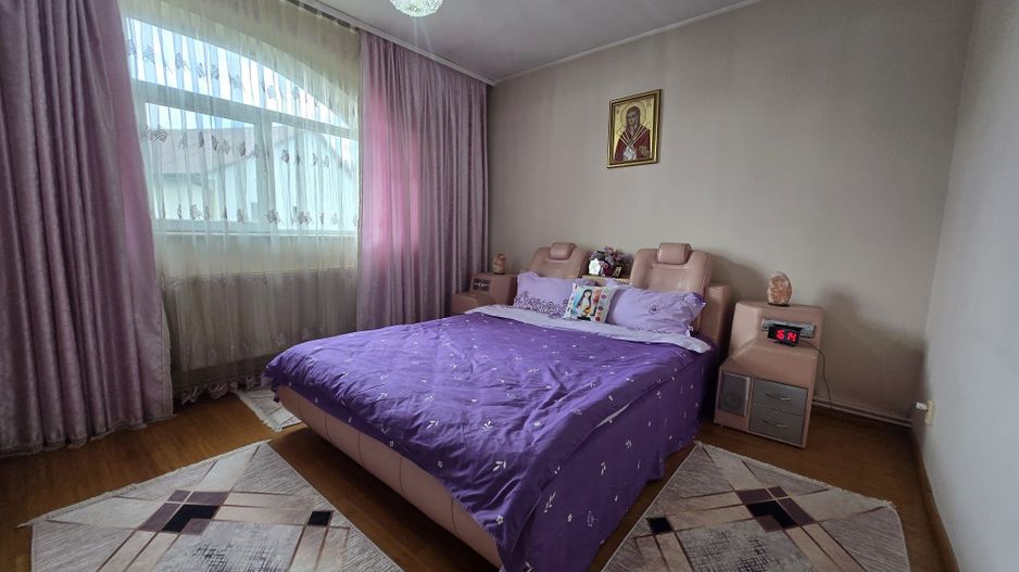 De vanzare-Vila spatioasa cu gradina si foisor-oaza de liniste - Poză 8