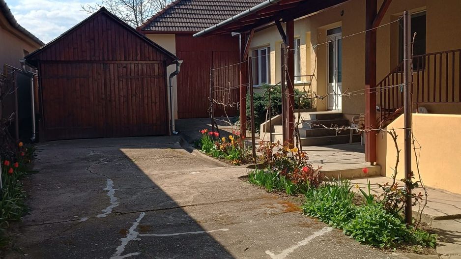 Casa de vanzare in localitatea Suplacul de Barcau - Poză 1
