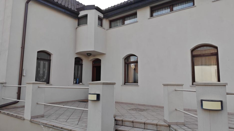 Vând vilă în Timișoara, multifuncțională - Poză 3