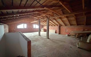 Casa situata in Catargiu Baraganului P+1+M suprafata 170mp-zona buna - Poză 9