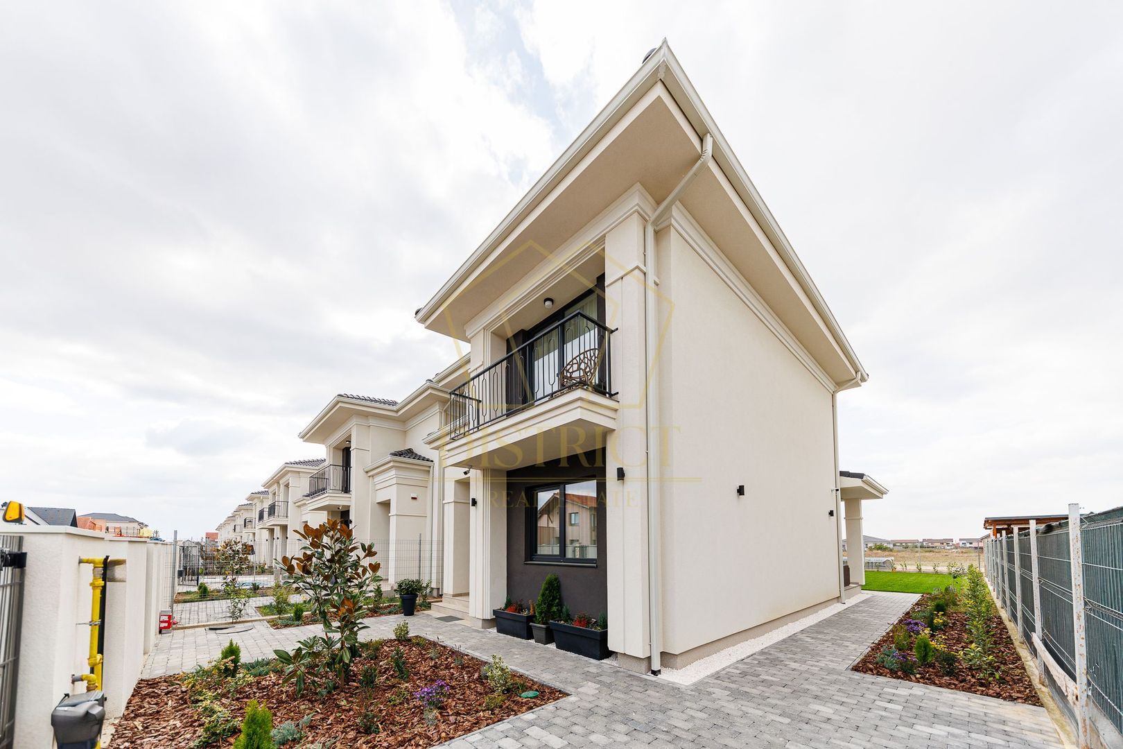 Duplex modern cu 3 camere despartit prin camera tehnica I Mosnita Noua - Poză 3