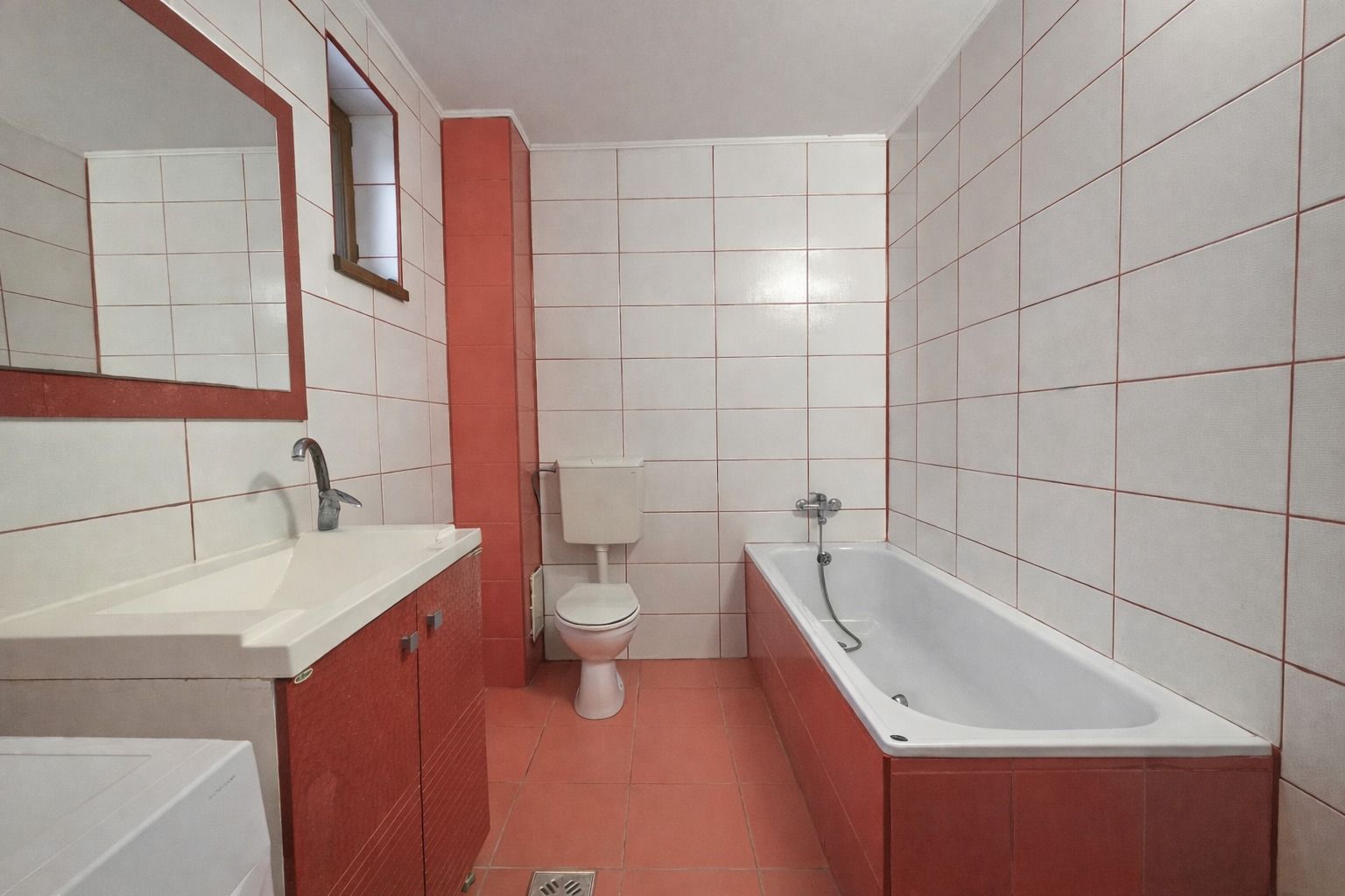 Casă cu 5 camere de vânzare in Lumina Constanta - Poză 7