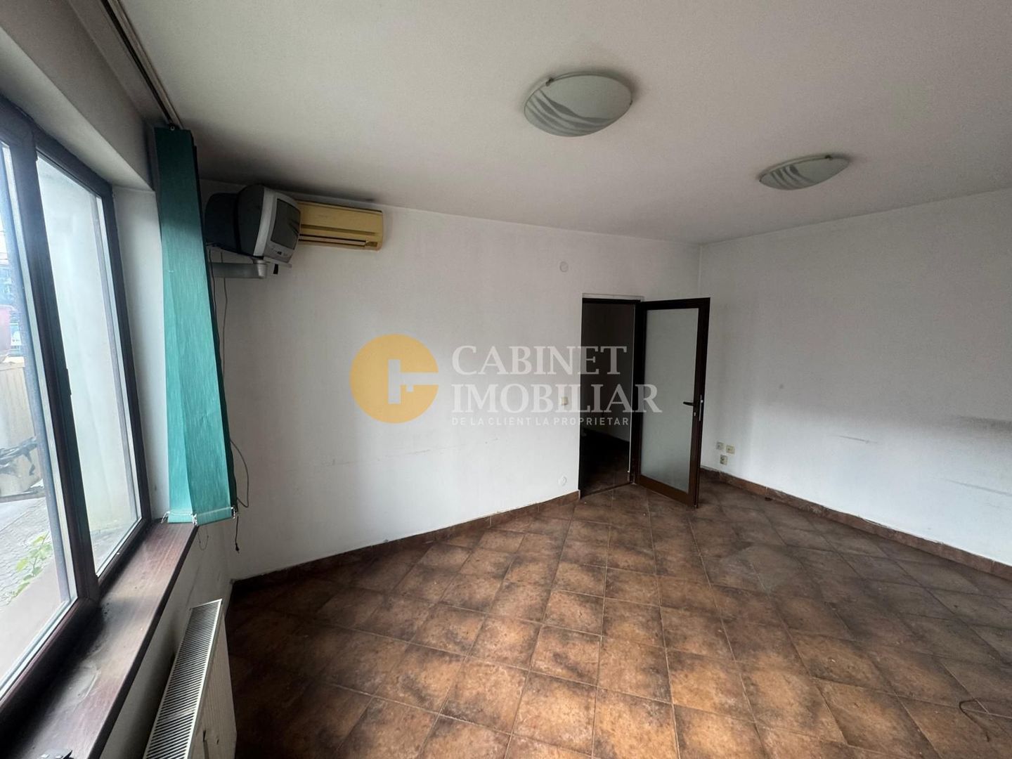 TUDOR VLADIMIRESCU - 2 CAMERE - ETAJUL 1 - DE RENOVAT - Poză 2