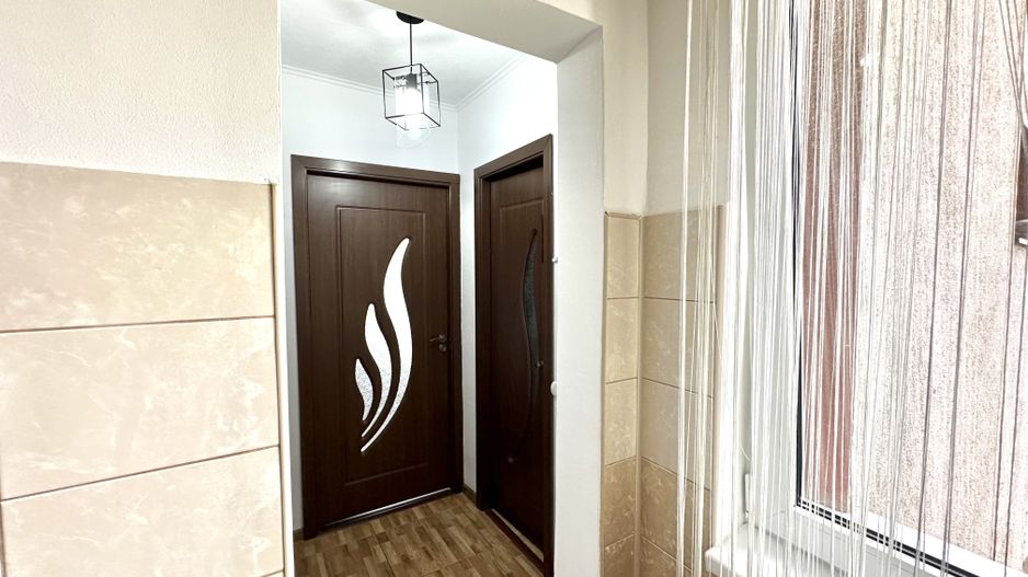 Vânzare apartament 3 camere mobilat,  parcare inclusă , Cartier Noua - Poză 14