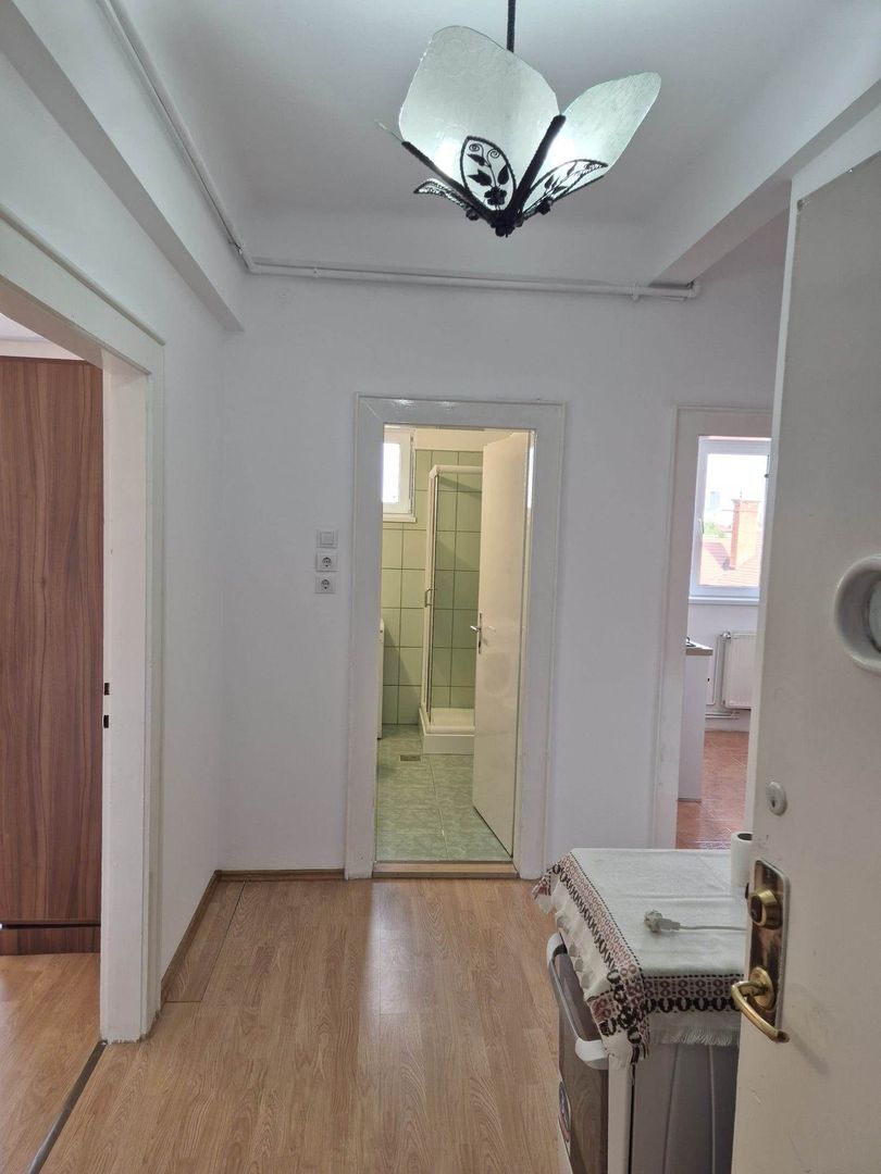Garsoniera cu suprafata de 45mp,in zona centrala - Poză 11