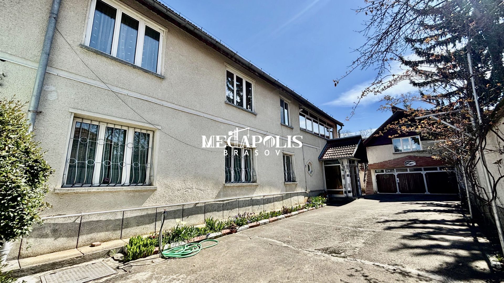 Casă individuală | Singur în curte | Garaj | Locație avantajoasă - Poză 1