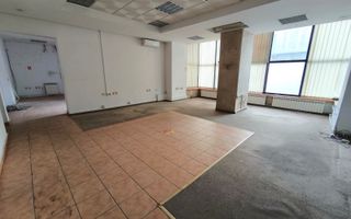 CENTRU Bdul Tomis spatiu comercial cu vitrina stradala! - Poză 1