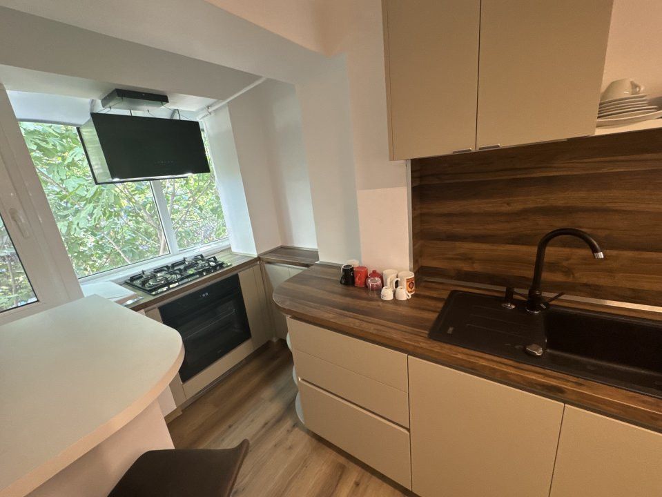Apartament 3 camere Calea București  - Prima închiriere - Poză 3