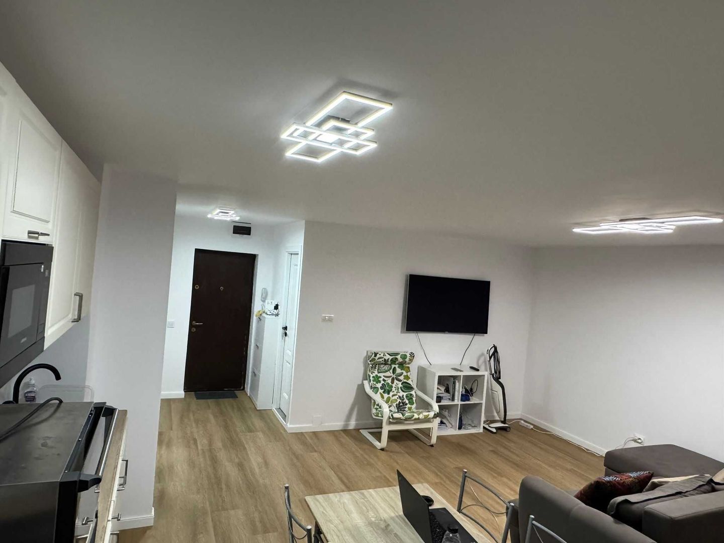 Garsonieră de vânzare Lujerrului Militari – Teatrul Masca - Poză 1