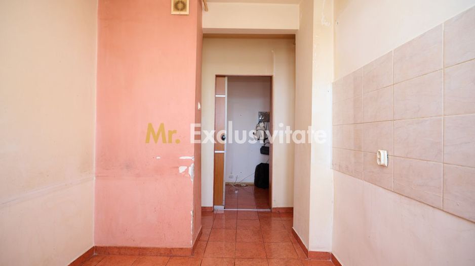 Apartament 4 Camere Decomandat | Craiovei | 3 Balcoane | Parcare - Poză 4