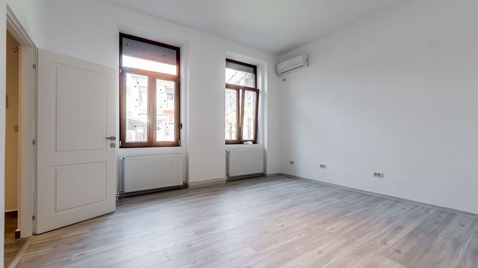 De vânzare apartmanent central | parter | renovat - Poză 1