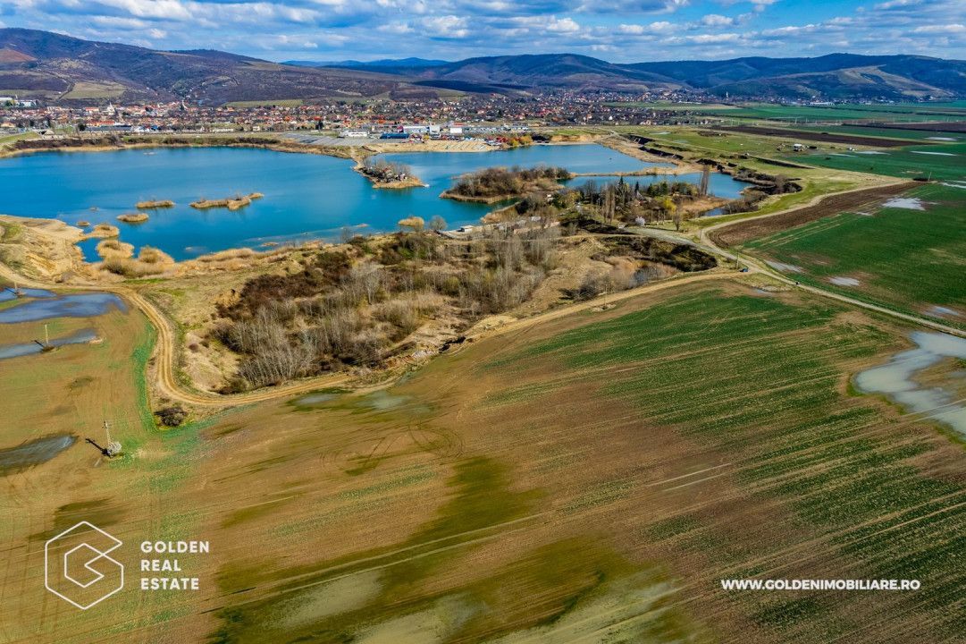 Teren intravilan, 5000 mp, langa lacul Ghioroc - Poză 2