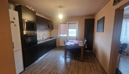 Mansardă spațioasă, complet mobilată și utilată – 80 mp | Sibiu