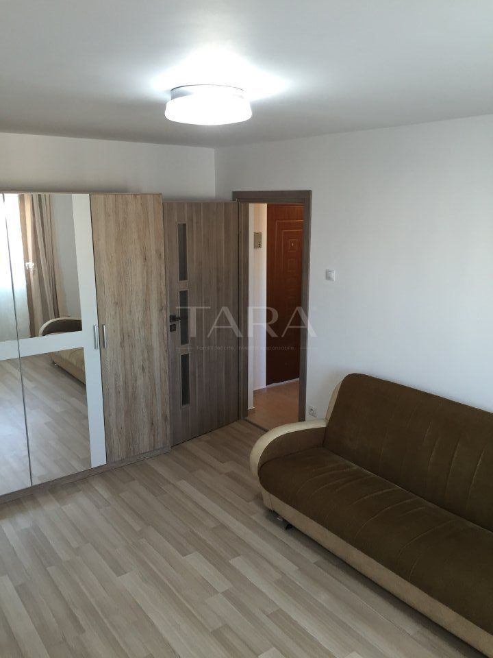 Apartament decomandat Mănăştur complet renovat şi utilat. - Poză 2