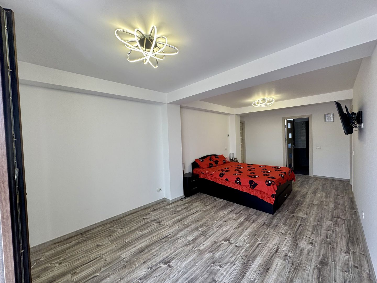 Berceni - VILĂ UNICAT, spațioasă, curte 1.000 mp, la 7 min metrou - Poză 27