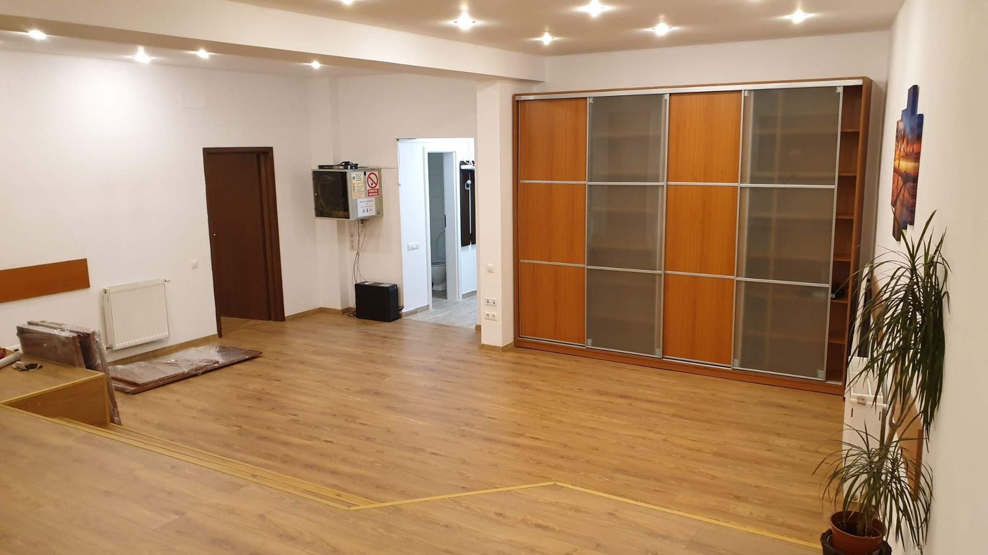 De vanzare Apartament 3 camere Mitropolie, ULTRACENTRAL liniste Unirii - Poză 2