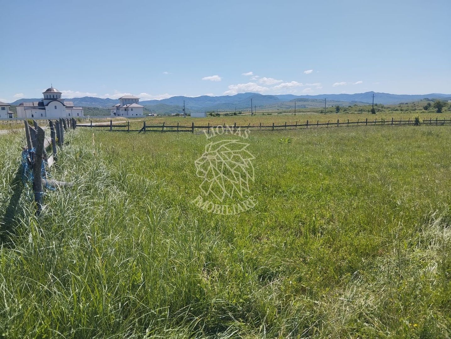 Teren 700 mp cu utilitati-panoramic-Livezile - Poză 2