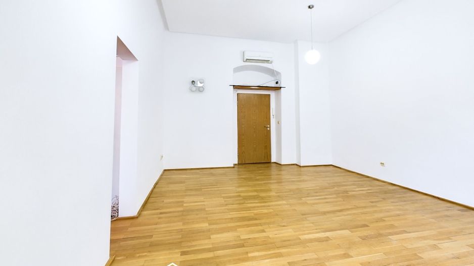 Apartament boem 1 cameră, anexe 73 mp – Piața Unirii, zonă pietonală - Poză 4