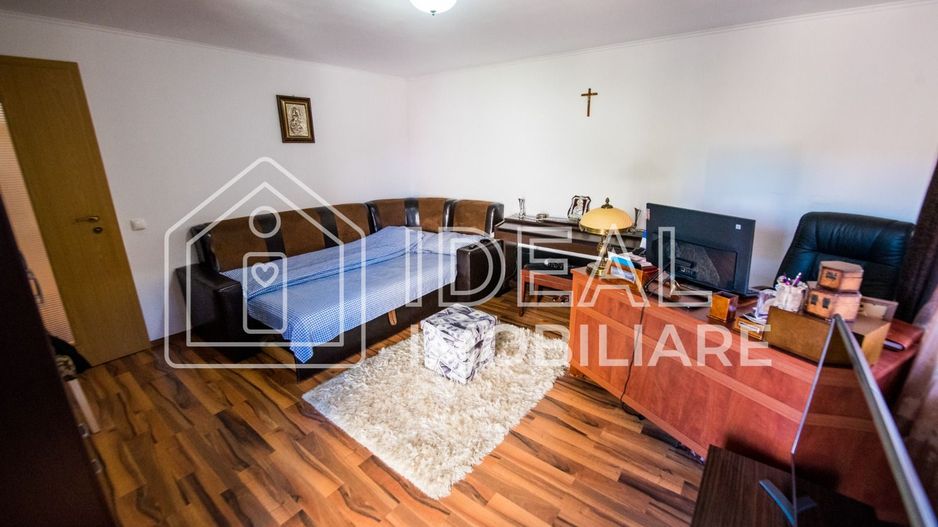 Casa Individuala cu 8 camere si 430 mp de curte, zona Calea Poplacii - Poză 16