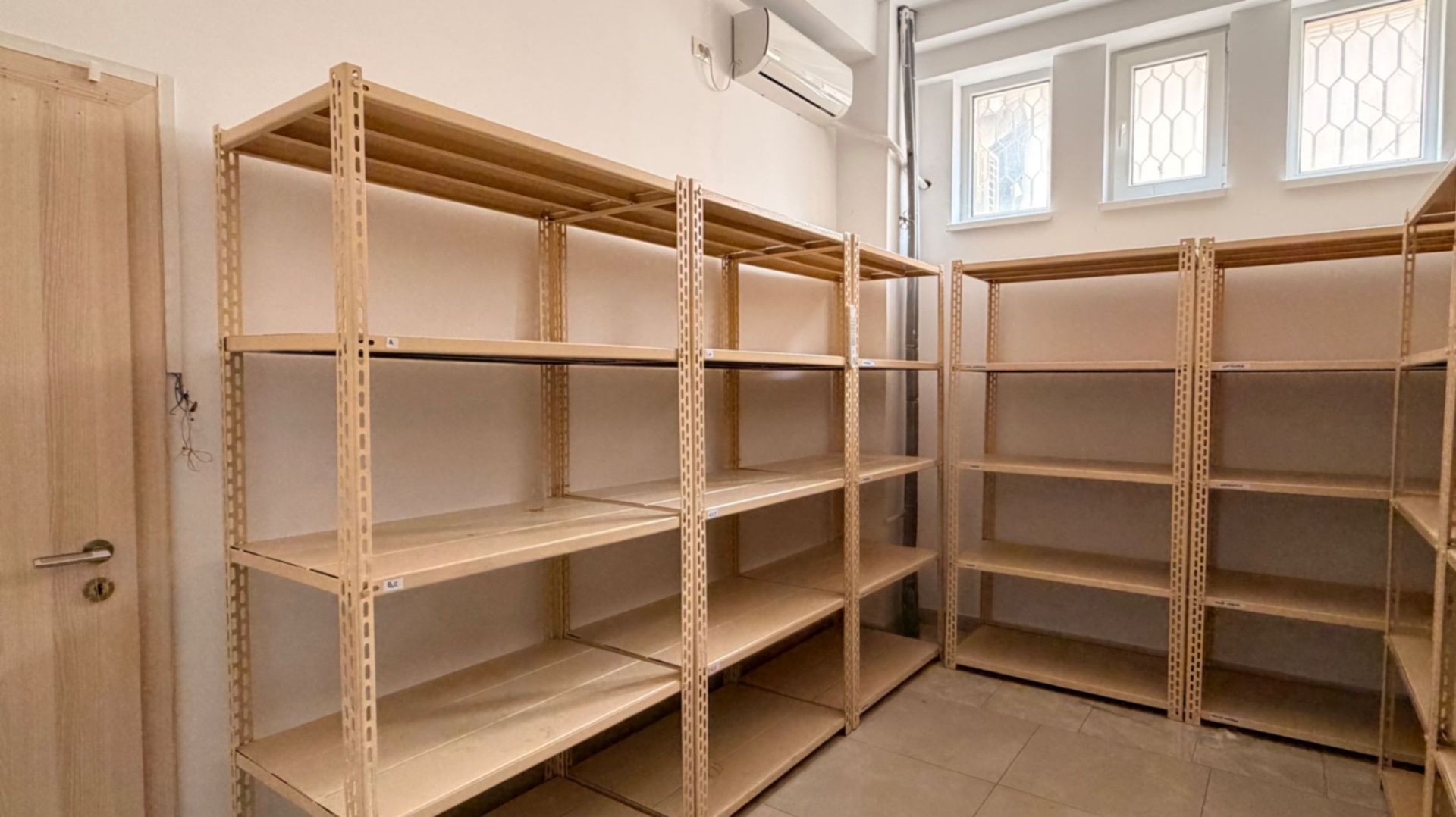 DE INCHIRIAT | SPATIU COMERCIAL | 166 MP - Poză 9